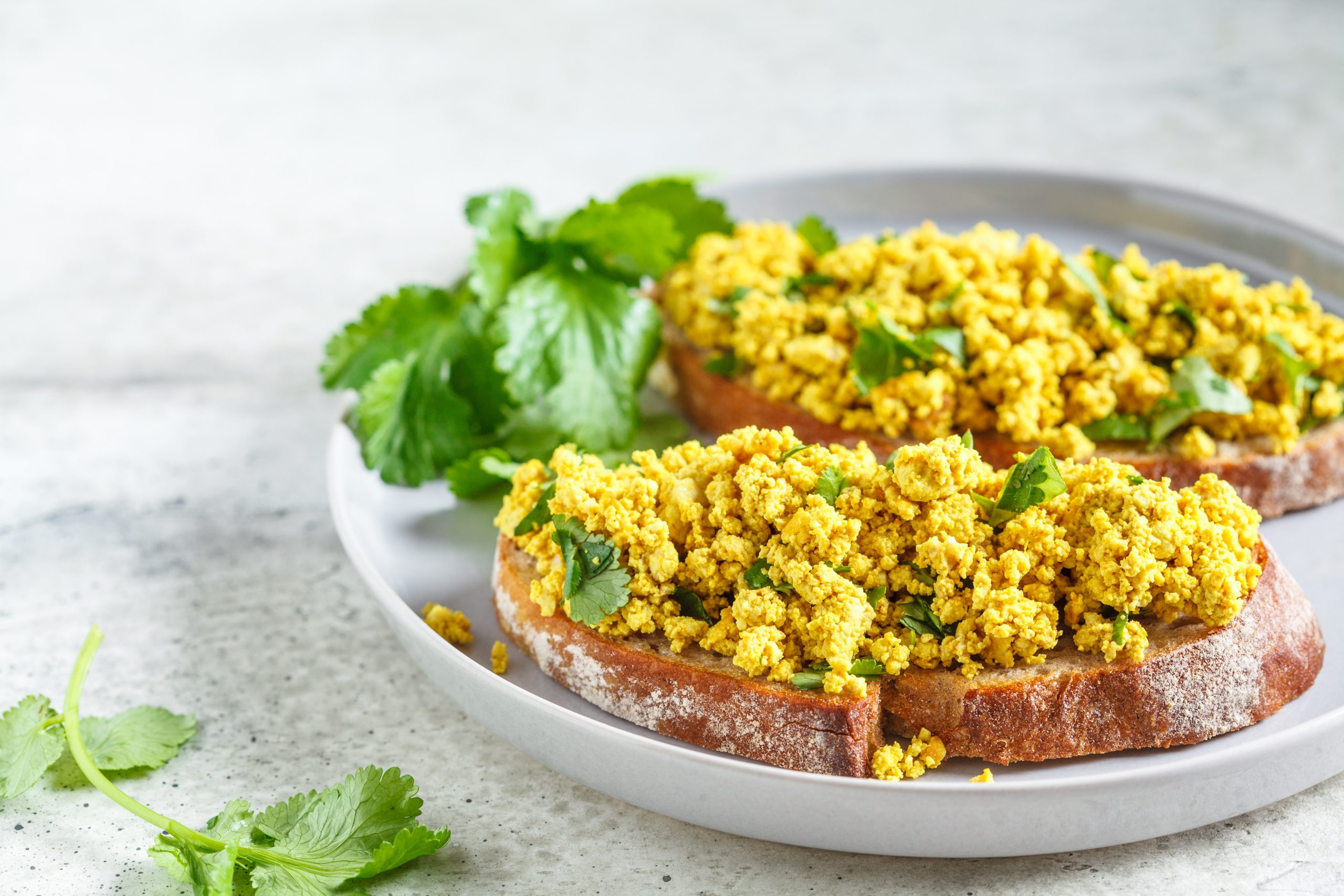 15 High-Protein Plant-Based Breakfast Ideas That Are Super Filling